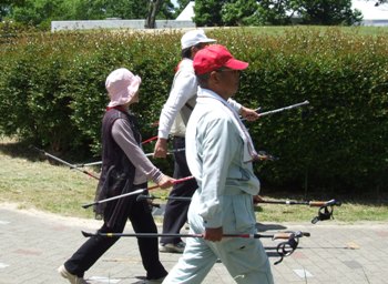 ウォーキングのフォームを確認