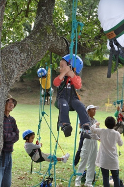 小さな子も木登り