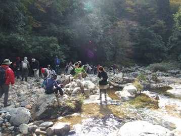 川原でひと休み